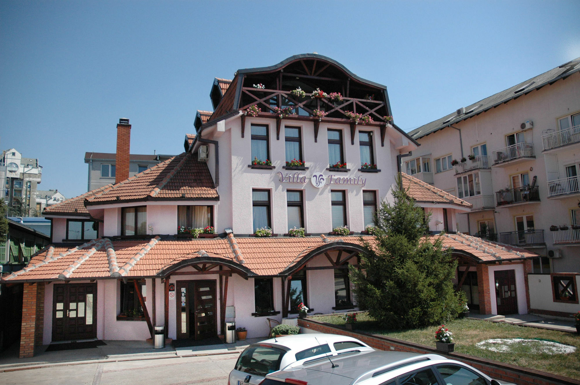 Garni Hotel Family Belgrade Exterior photo